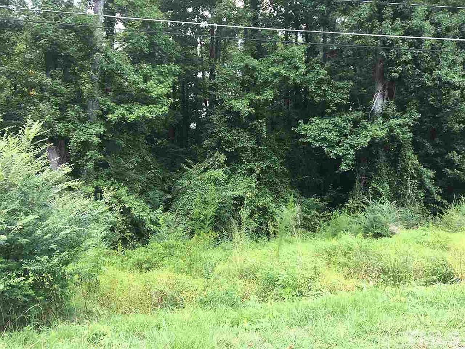 2nd image of 202 Hocutt Rd