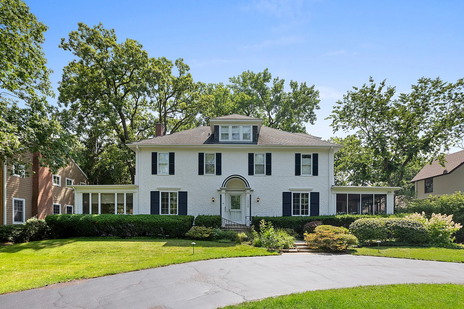1346 Sheridan Rd photo 1
