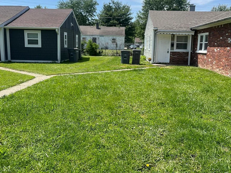 2226 N Kenyon St — Photo 3