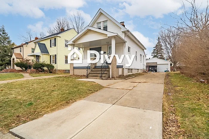 641 Voelker Ave photo 1