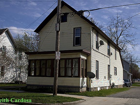 2nd image of 812 Park St SW