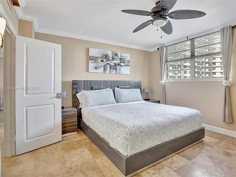 3801 S Ocean Dr #6Z — Photo 10