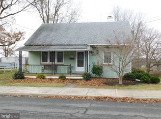 563 Dotts St, Pennsburg, PA 18073