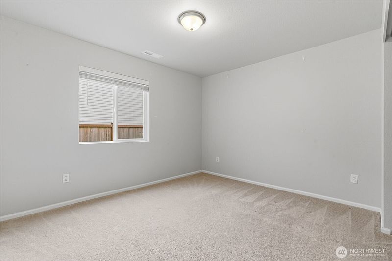 5th image of 430 NE Ridge Point Boulevard
