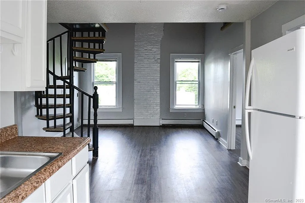 2 bed, 980 sqft, $1,850 — Photo 1