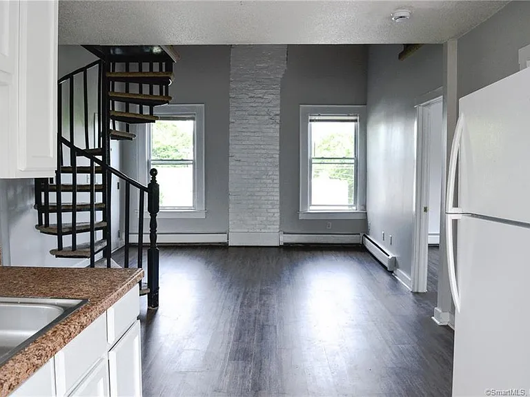 175 Humphrey St #5 — Photo 1