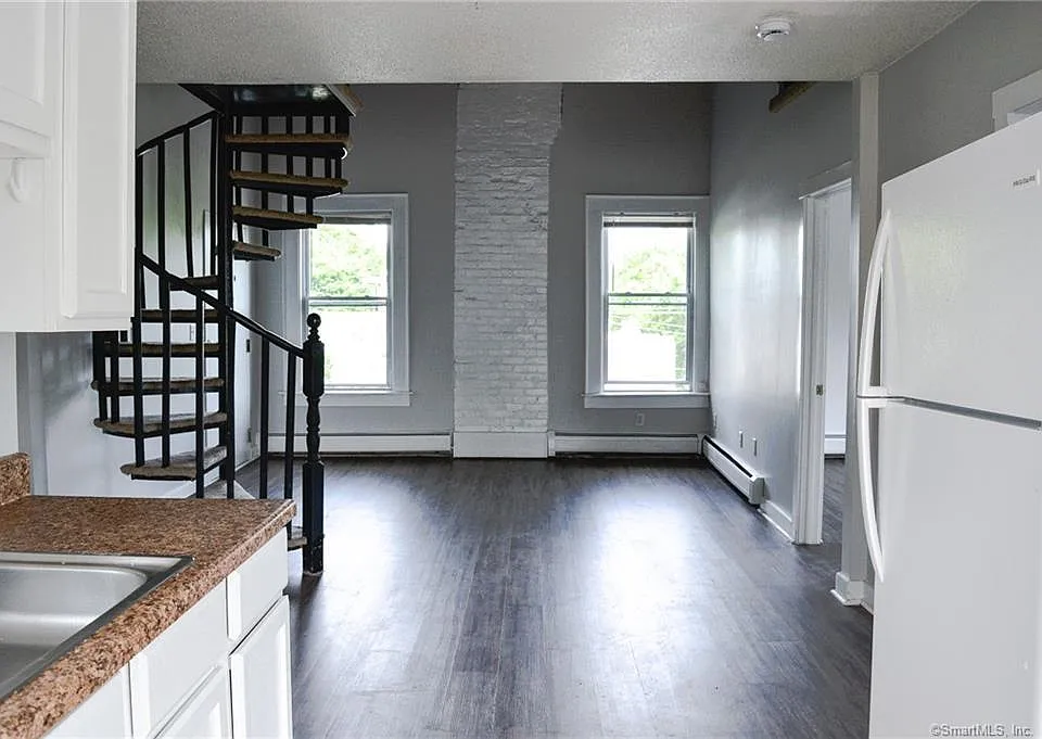 175 Humphrey St #5