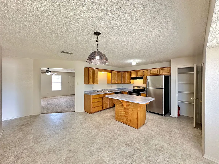 1808 Miranda Ave — Photo 7