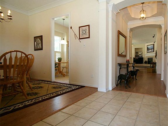 Tile floors in Foyer entrance