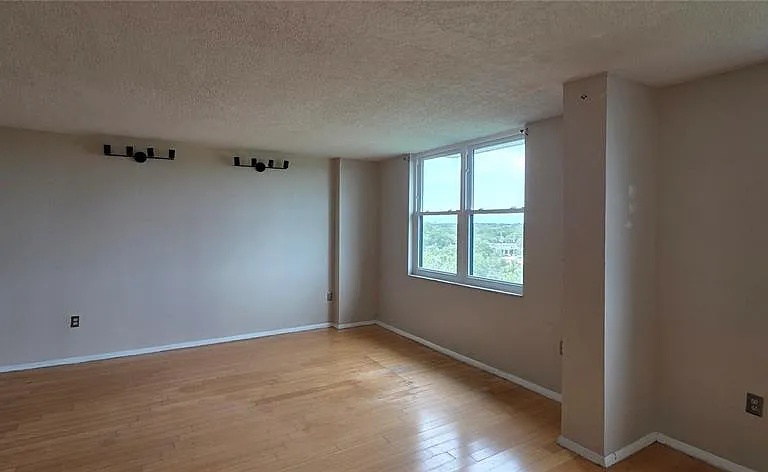 701 S Madison Ave #407 — Photo 15