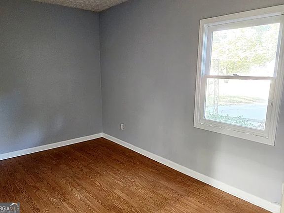 4th image of 1802 Lee St