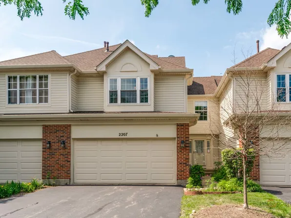 2207 Seaver Ln, Hoffman Estates, IL 60169