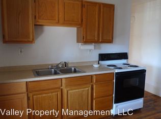 176 Main St, Windsor, VT 05089