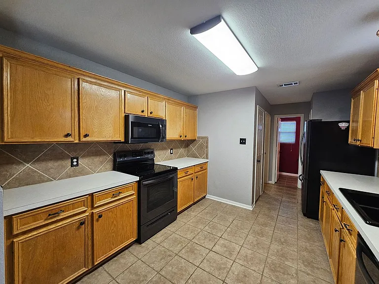 5704 Schneider Dr — Photo 6