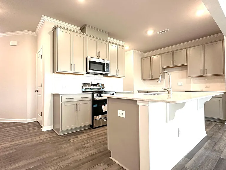 2233 Cape May Ln — Photo 8