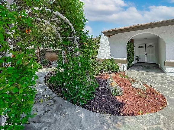 5th image of 360 N Greenmeadow Ave