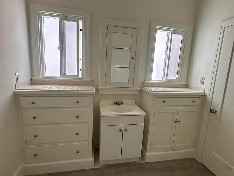 232 S Berendo St #4 — Photo 4