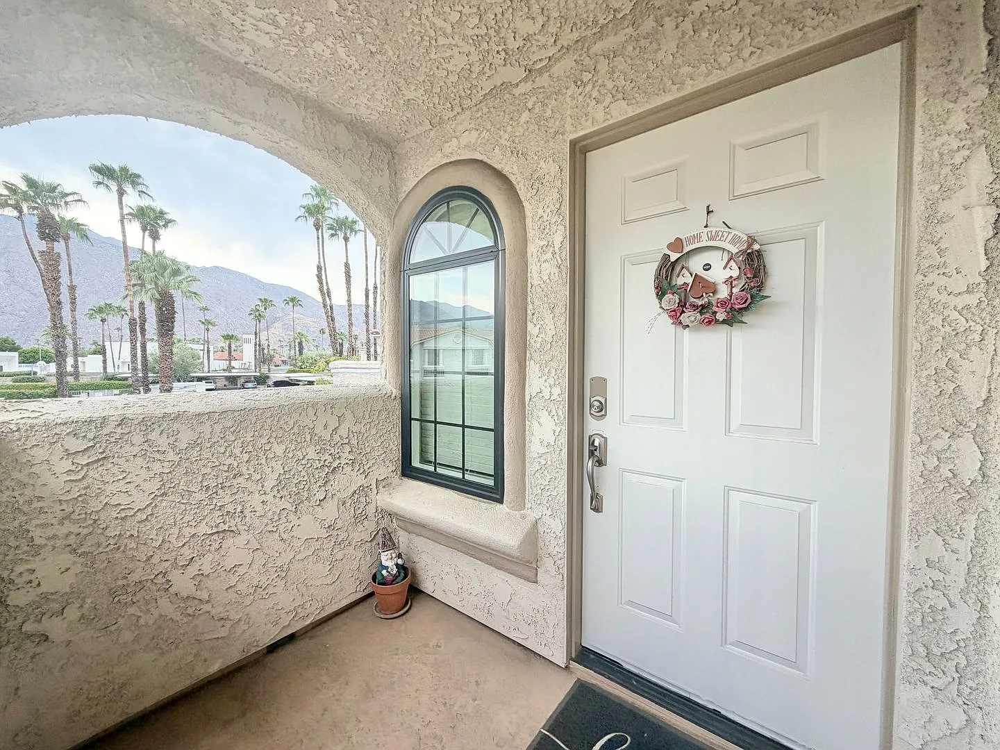 Available Now! 1 Bedroom, 1 Bathroom Condo In Palm Springs! — Photo 2