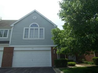 693 Monroe Dr, Lindenhurst, IL 60046