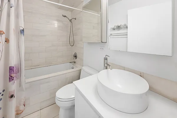 Rented by Realmart Realty LLC | media 4