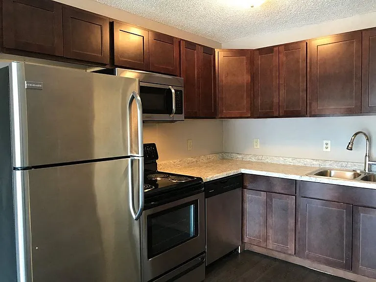 Whittier Flats - 3030 Pleasant Ave