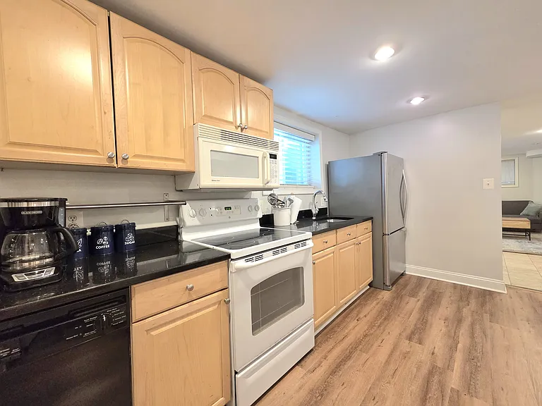 1101 P St NW #B — Photo 13