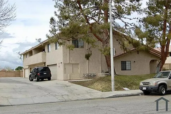 3 bed, 1100 sqft, $2,800 — Photo 4