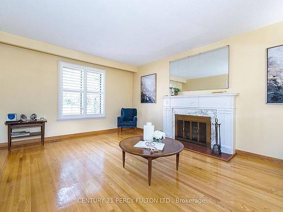 3rd image of 14 Farmington Cres