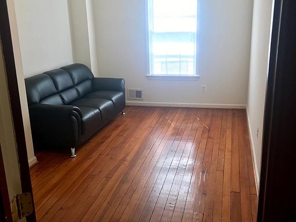 2nd image of 301 N West St #4