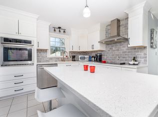 4 Seneca Rd, West Hartford, CT 06117