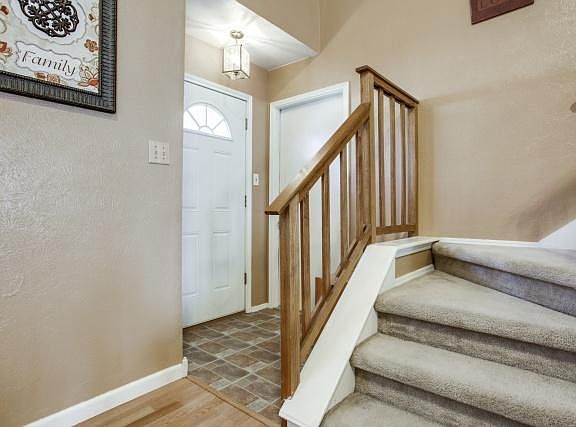 3rd image of 2821 Armstrong Dr
