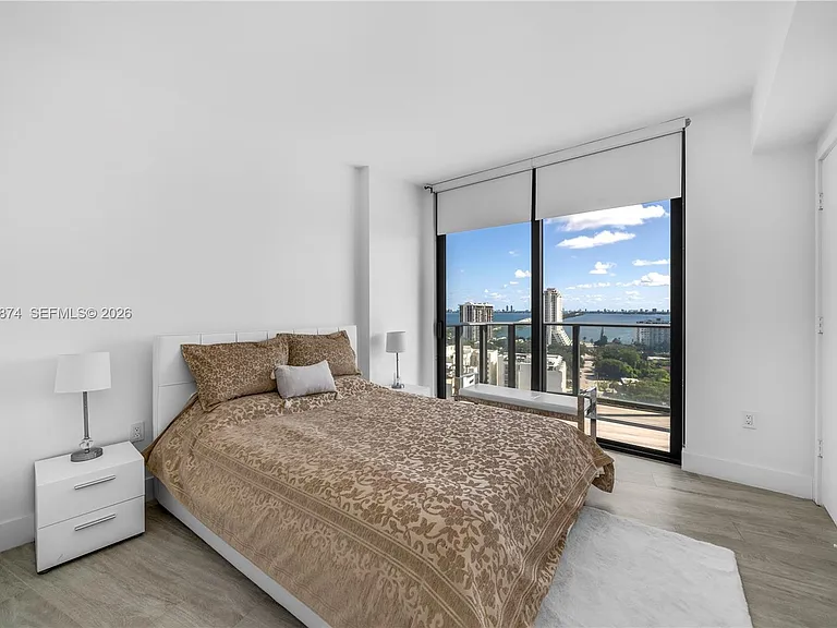 121 NE 34th St #1704 — Photo 9