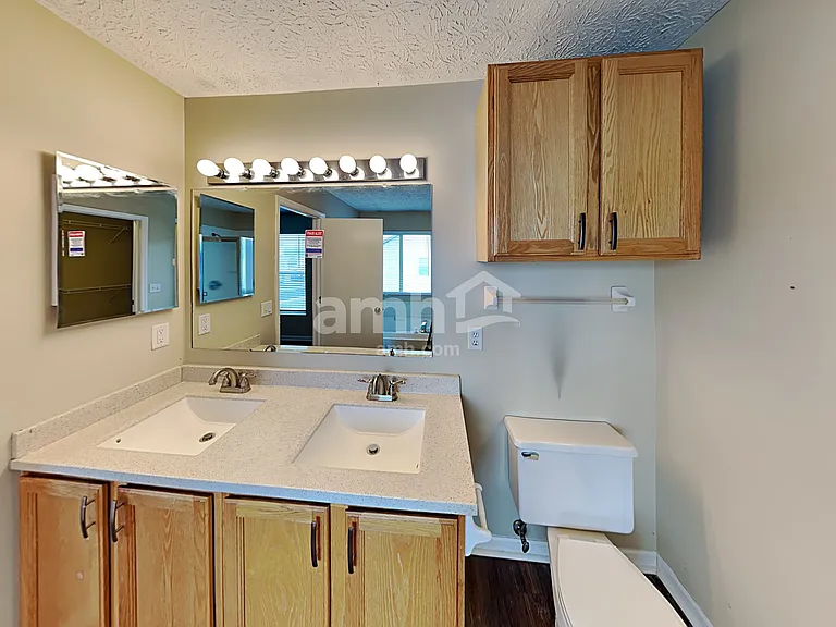 8789 Linick Dr — Photo 12
