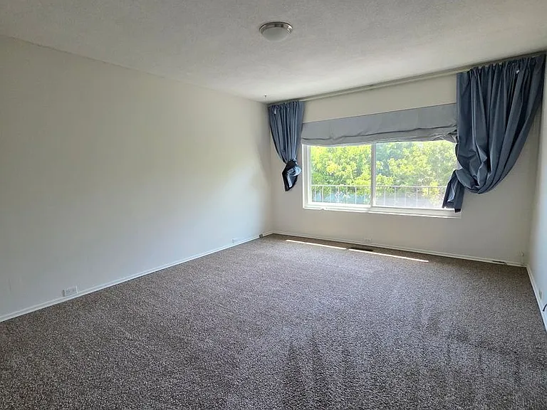 6437 Elmhurst Dr — Photo 10