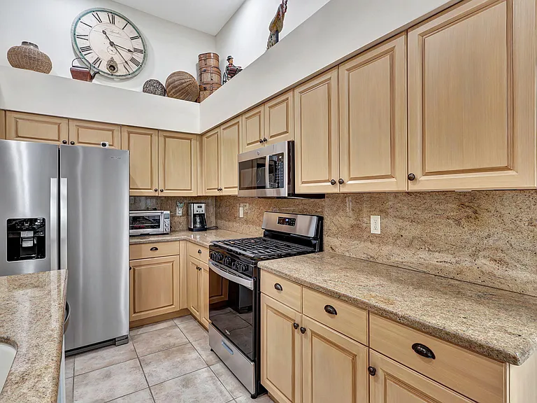 8671 Falcon Green Dr — Photo 8