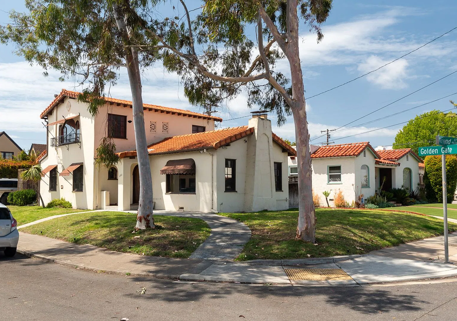 Charming 3 Bed, 2 Bath Spanish-Style Home with Garage and Private Outdoor Space — Photo 2