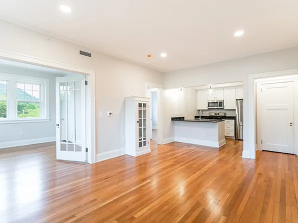 215 E Chestnut St, Asheville, NC