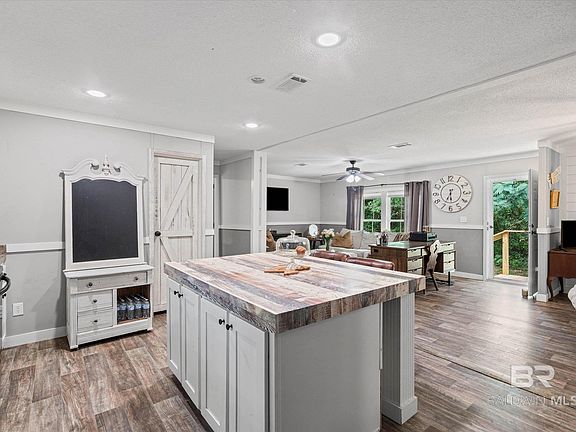 3rd image of 7610 Yellow Rose Ln