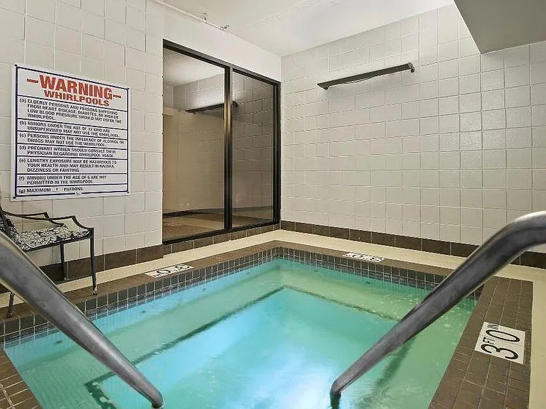 Hot tub (NOT Time Machine)