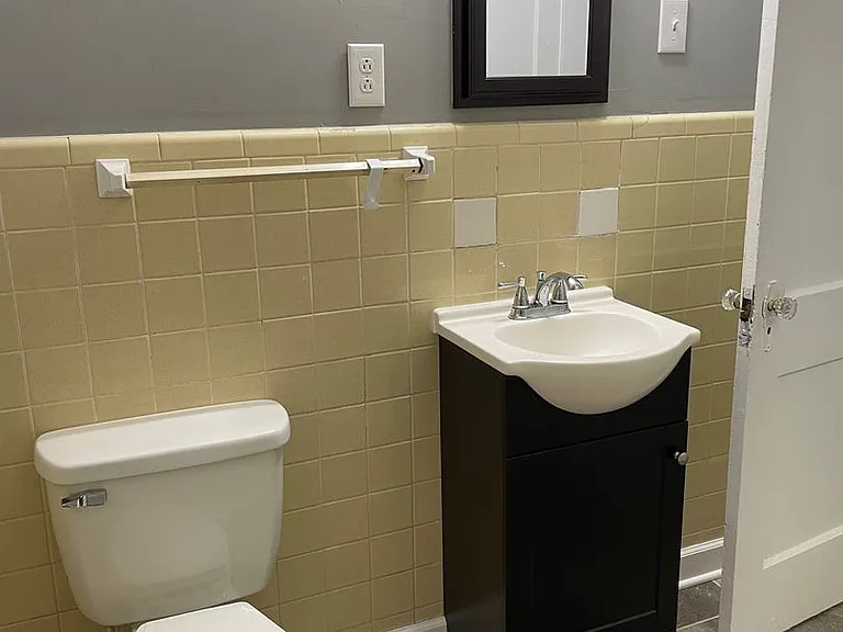 810 Dixon Ave — Photo 12