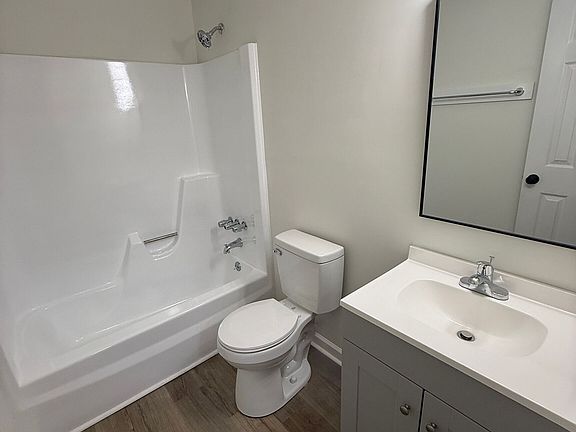 5th image of 180 Reed St