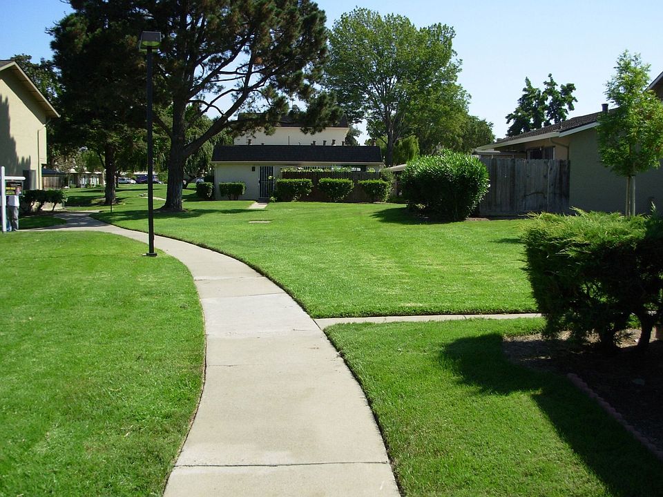 1st image of 2596 Puritani Ct