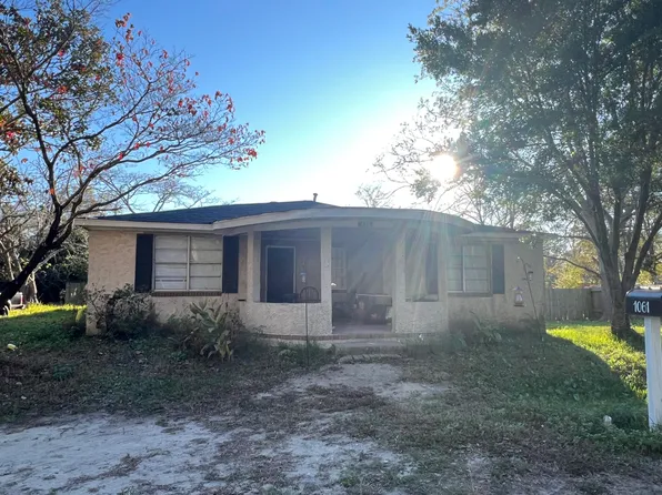 1061 Greenhill Rd, Charleston, SC 29412