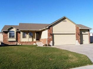 2716 E Keys Ct, Derby, KS 67037