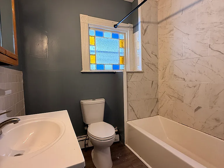 276 Lonsdale Ave #2 — Photo 7