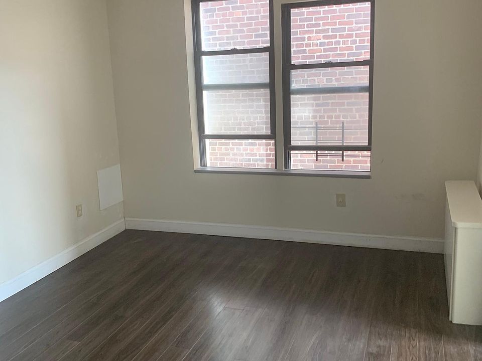 2nd image of 2887 Philip Ave