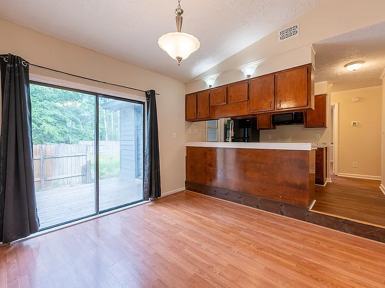 3101 Village West Dr — Photo 7