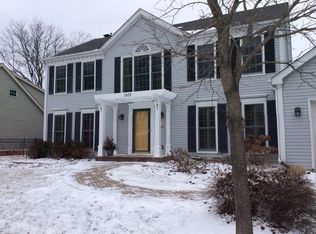 1975 Chatham Dr, Wheaton, IL 60189