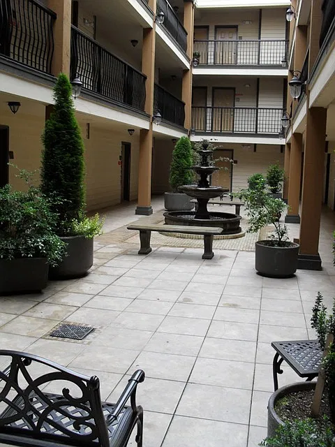 Beautiful One Bedroom Condo Available in North Seattle! — Photo 2