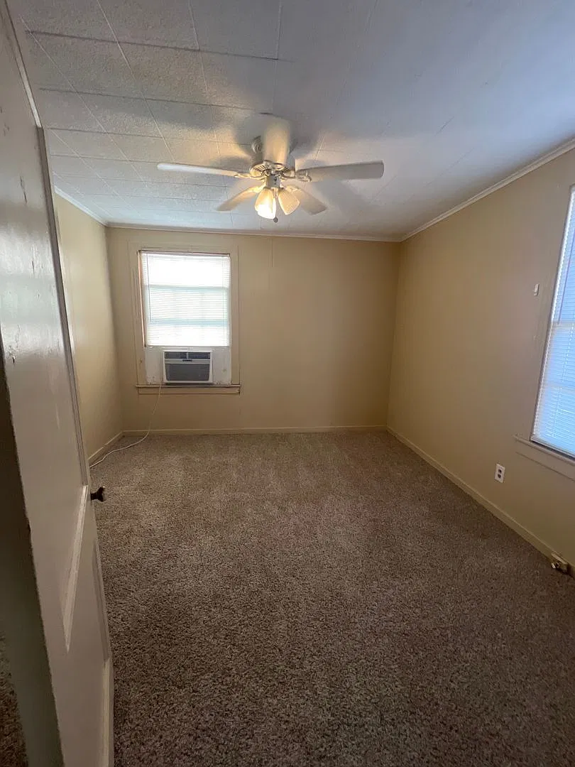 1 Bedroom 1 Bath Duplex for lease — Photo 4
